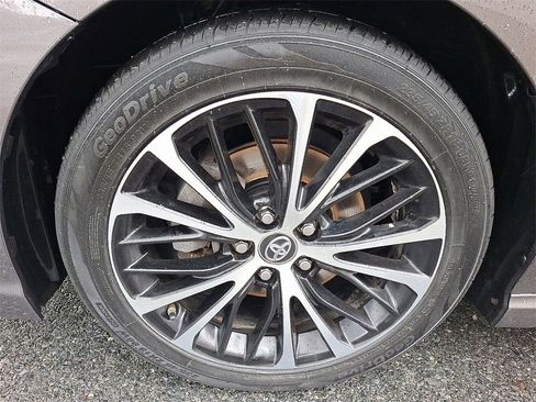Used 2019 Toyota Camry SE image 28
