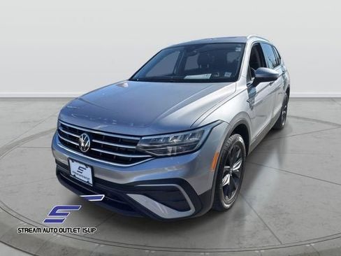 Used 2023 Volkswagen Tiguan SE image 6
