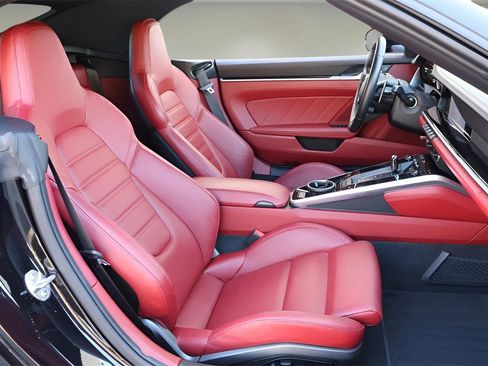 Used 2022 Porsche 911 Turbo S image 18