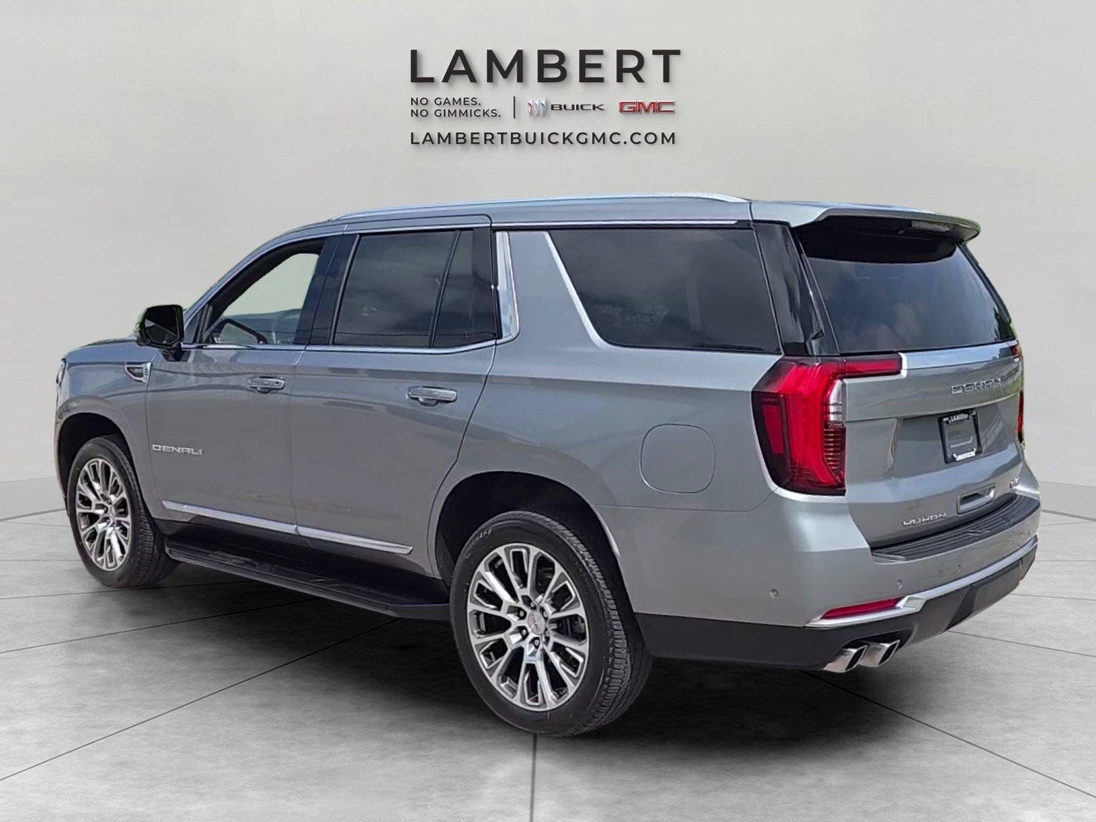 Used 2025 GMC Yukon Denali AWD/4WD image 3