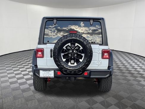 Used 2025 Jeep Wrangler Unlimited Rubicon AWD/4WD image 5