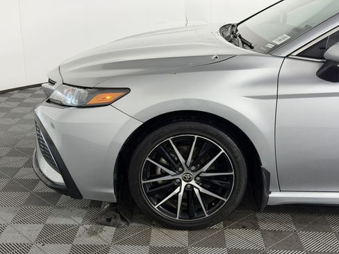 Used 2023 Toyota Camry SE FWD image 11