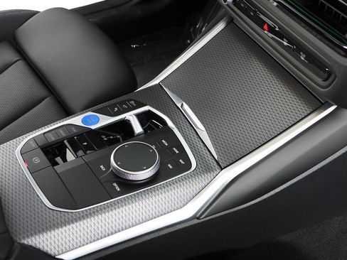 Used 2025 BMW i4 eDrive40 w/ Premium Package RWD image 15
