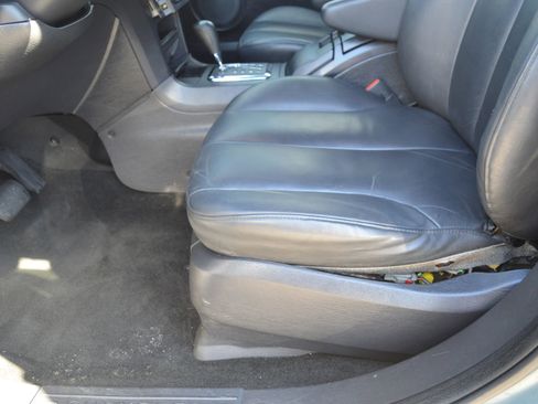 Used 2005 Chrysler Pacifica Touring w/ Comfort Convenience Group image 11