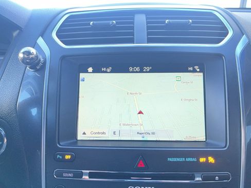 Used 2018 Ford Explorer Sport image 27