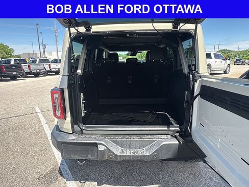 Used 2025 Ford Bronco Outer Banks AWD/4WD image 14