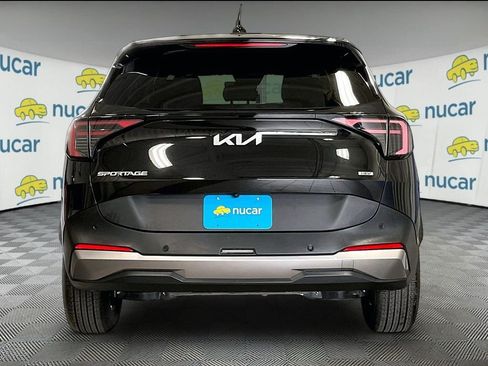 Used 2026 Kia Sportage LX FWD image 5