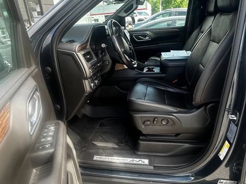 Used 2021 Chevrolet Tahoe High Country w/ Premium Package AWD/4WD image 7