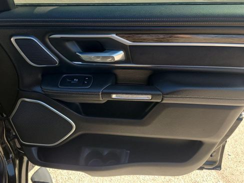 Used 2019 RAM 1500 Laramie AWD/4WD image 31
