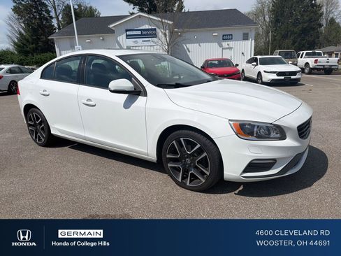 Used 2017 Volvo S60 T5 Dynamic FWD image 3
