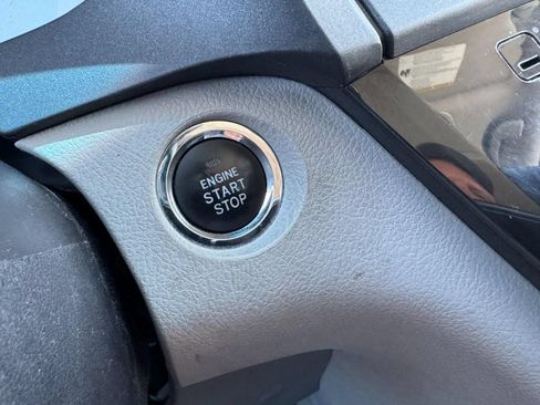 Used 2017 Toyota Sienna XLE FWD image 24