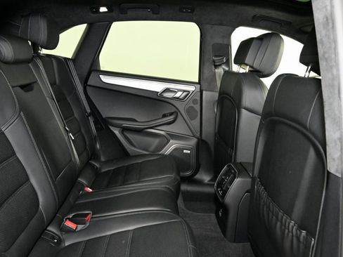 Used 2021 Porsche Macan Turbo w/ Premium Package Plus (PF0) image 13