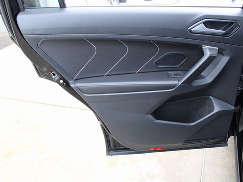 Certified 2023 Volkswagen Tiguan SEL R-Line image 23