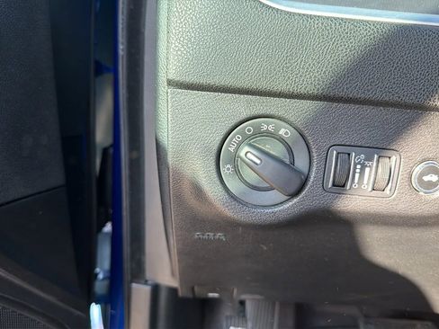 Used 2019 Dodge Charger SXT w/ Blacktop Package image 81