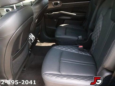 Certified 2023 Kia Sorento SX Prestige AWD/4WD image 16