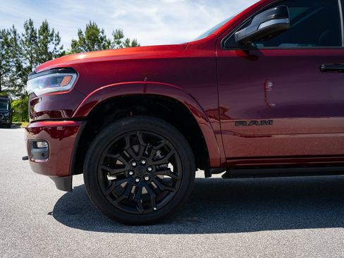 Used 2025 RAM 1500 Limited AWD/4WD image 4