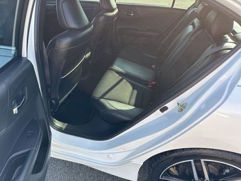 Used 2017 Honda Accord Sport image 9