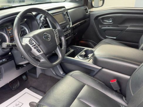 Used 2019 Nissan Titan SL w/ Midnight Edition AWD/4WD image 10