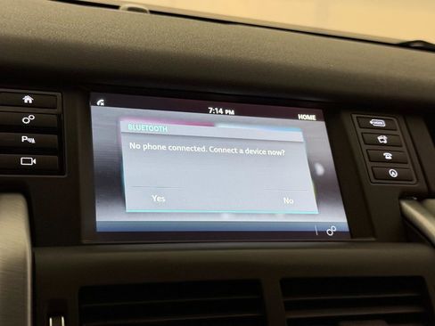 Used 2016 Land Rover Discovery Sport SE image 33