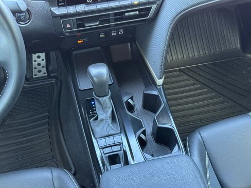 Used 2025 Toyota Camry SE FWD image 23