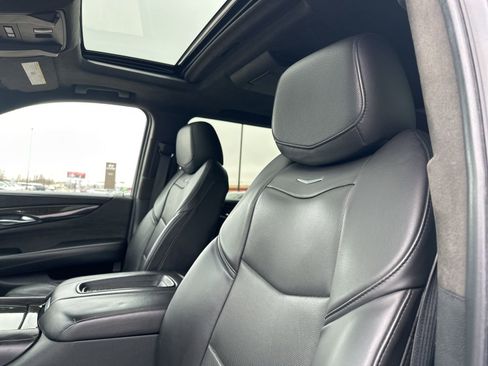 Used 2020 Cadillac Escalade ESV Platinum image 13