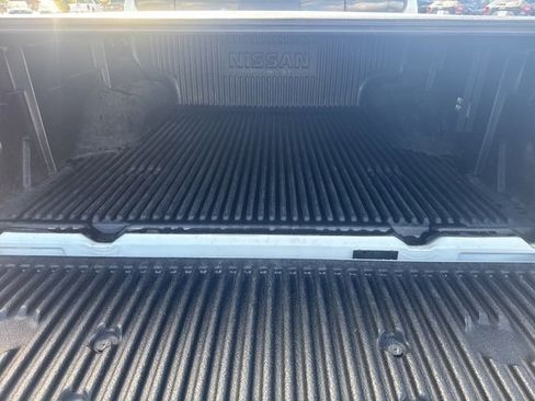 Used 2016 Nissan Frontier SV image 16
