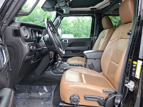 Used 2021 Jeep Wrangler Unlimited Sahara w/ Cold Weather Group image 13