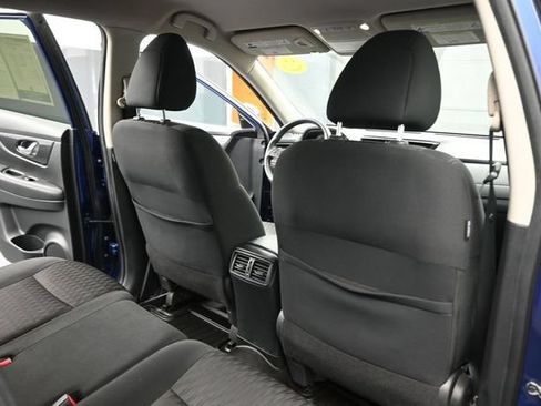 Used 2017 Nissan Rogue SV AWD/4WD image 16