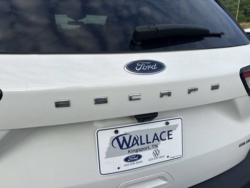 Used 2022 Ford Escape SE w/ SE Sport Appearance Package AWD/4WD image 6