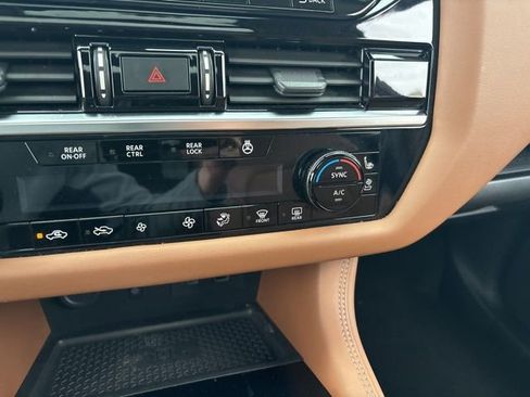 Used 2023 Nissan Pathfinder Platinum w/ Cargo Package image 33