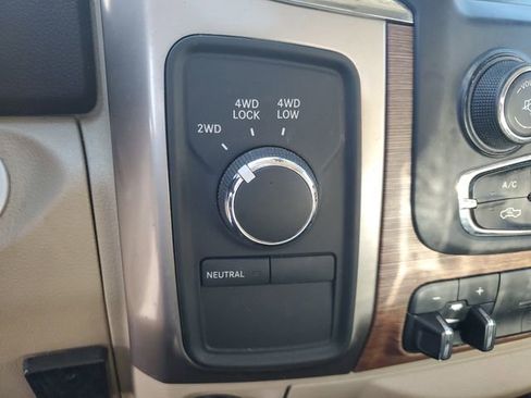 Used 2013 RAM 2500 Laramie w/ Protection Group image 35