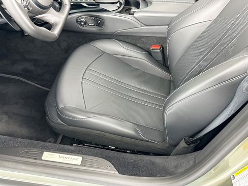 Used 2023 Aston Martin V8 Vantage Roadster RWD image 20
