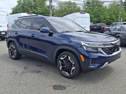 Certified 2024 Kia Seltos SX w/ SX Sunroof Package AWD/4WD image 3