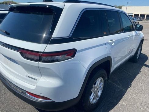 Used 2023 Jeep Grand Cherokee Laredo w/ Luxury Tech Group I AWD/4WD image 3