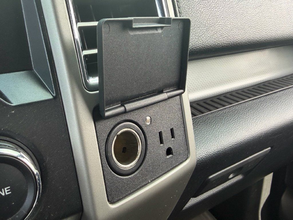 Used 2015 Ford F150 Lariat AWD/4WD image 26