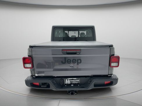 Used 2024 Jeep Gladiator Sport AWD/4WD image 6