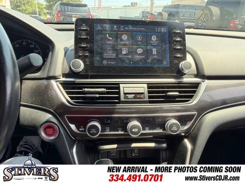 Used 2018 Honda Accord Sport image 19