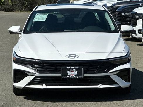 Used 2024 Hyundai Elantra Limited image 9
