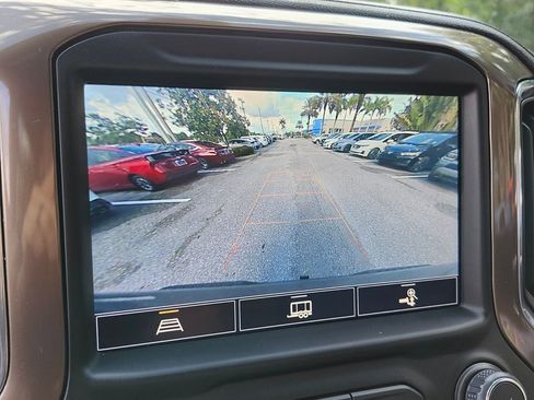 Used 2021 Chevrolet Silverado 1500 High Country image 23