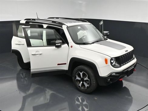 Used 2019 Jeep Renegade Trailhawk w/ Cold Weather Group II AWD/4WD image 35