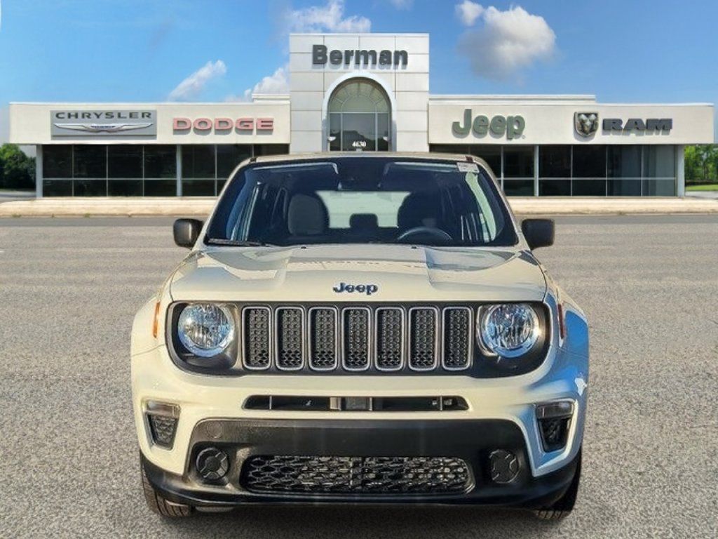 Used 2023 Jeep Renegade Latitude AWD/4WD image 7