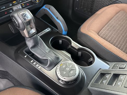 Used 2023 Ford Bronco Outer Banks image 32