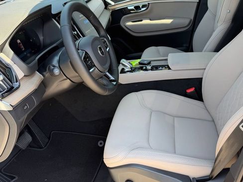 New 2026 Volvo XC90 B5 Core AWD/4WD image 17