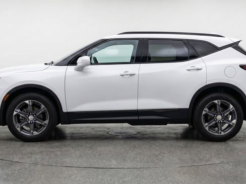 Used 2025 Chevrolet Blazer LT FWD image 5