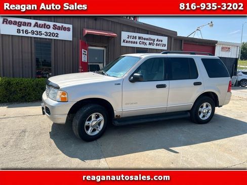 Used 2004 Ford Explorer XLT AWD/4WD image 1