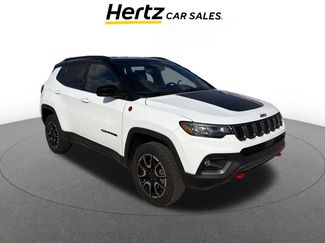 Used 2025 Jeep Compass Trailhawk video 1