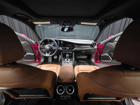 Used 2022 Alfa Romeo Giulia Ti image 2