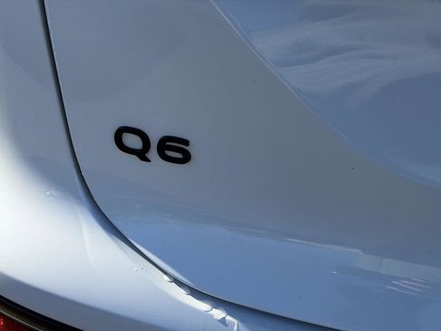 Used 2025 Audi Q6 e-tron Premium Plus w/ Premium Plus image 24