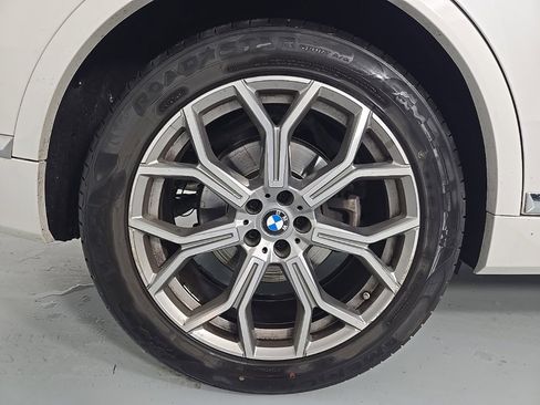 Certified 2023 BMW X7 xDrive40i w/ Executive Package image 10