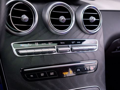 Used 2022 Mercedes-Benz GLC 300 4MATIC Coupe image 24
